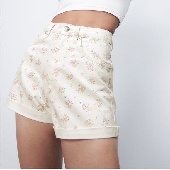 ZARA Printed Mom Fit Roller Shorts NWT - Picture 2 of 12